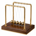 Péndulo de Newton Dorado con Base de Madera